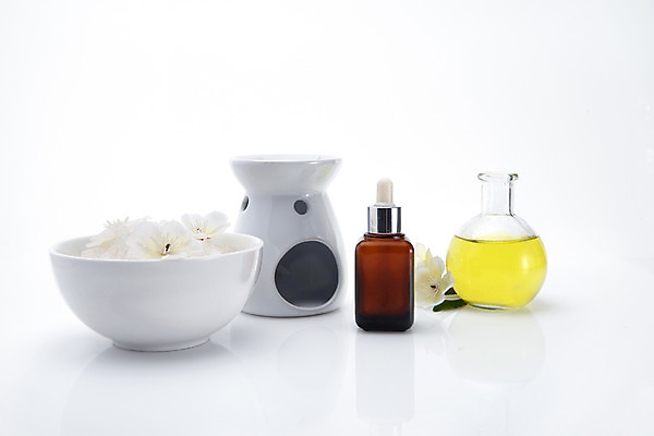 포토 JPG 스튜디오촬영 꽃 실내 사람없음 스파 흰색 오일 편안함 오브젝트 흰배경 아로마 아로마테라피 테라피 오일병 입욕소금 타트버너 국내포토 식물 음식 컬러 백그라운드 내부 뷰티 화장품 미용용품 감각 소금 파일형식