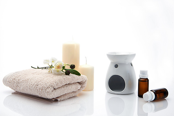 포토 JPG 스튜디오촬영 꽃 실내 사람없음 수건 스파 오일 편안함 오브젝트 흰배경 아로마 향초 아로마테라피 테라피 타트버너 국내포토 식물 음식 백그라운드 초 내부 위생용품 뷰티 화장품 흰색 감각 파일형식