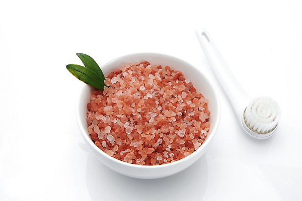 포토 JPG 스튜디오촬영 그릇 잎 실내 사람없음 하이앵글 스파 편안함 오브젝트 흰배경 아로마 아로마테라피 테라피 플랫레이 모공브러쉬 입욕소금 국내포토 식물 식기 뷰포인트 백그라운드 내부 뷰티 흰색 미용용품 감각 플랫 소금 세안용품 파일형식