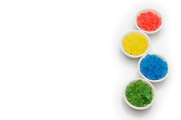 포토 JPG 스튜디오촬영 실내 사람없음 하이앵글 컬러풀 스파 편안함 오브젝트 흰배경 아로마 아로마테라피 테라피 플랫레이 입욕소금 국내포토 뷰포인트 컬러 백그라운드 내부 뷰티 흰색 미용용품 감각 플랫 소금 파일형식