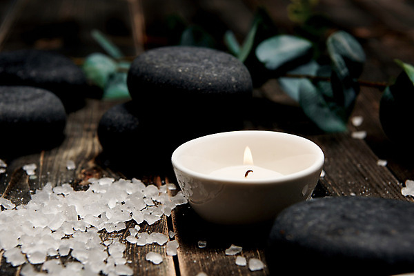 포토 JPG 스튜디오촬영 잎 실내 사람없음 스파 편안함 오브젝트 아로마 향초 아로마테라피 테라피 스톤 입욕소금 나무배경 국내포토 식물 백그라운드 초 내부 뷰티 미용용품 감각 소금 파일형식