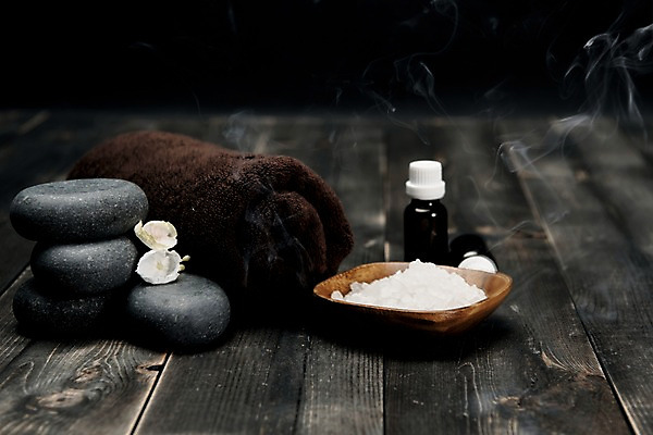 포토 JPG 스튜디오촬영 꽃 실내 사람없음 수건 스파 편안함 오브젝트 아로마 아로마테라피 테라피 스톤 오일병 입욕소금 나무배경 국내포토 식물 백그라운드 내부 위생용품 뷰티 미용용품 감각 소금 파일형식