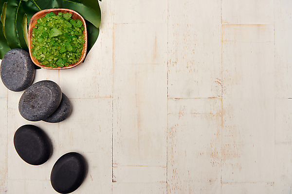 포토 JPG 스튜디오촬영 실내 사람없음 하이앵글 스파 편안함 오브젝트 아로마 아로마테라피 테라피 야자수잎 스톤 플랫레이 입욕소금 나무배경 국내포토 뷰포인트 백그라운드 잎 내부 뷰티 미용용품 감각 플랫 소금 파일형식