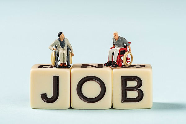 포토 JPG 스튜디오촬영 실내 사람없음 친구 블록 미니어처 장애인 동료 휠체어 일자리 낱말블록 장애인취업 국내포토 비즈니스 관계 내부 모형 장애 파일형식