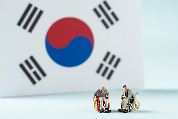 포토 JPG 스튜디오촬영 실내 사람없음 미니어처 태극기 장애인 휠체어 국내포토 내부 모형 국기 장애 파일형식