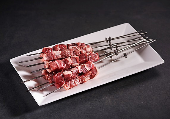 포토 JPG 스튜디오촬영 접시 음식 검은배경 실내 누끼 근접촬영 사람없음 중식 꼬치 안주 기호식품 꼬치구이 양갈비 국내포토 식기 뷰포인트 백그라운드 내부 검은색 구이 파일형식