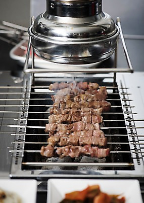 포토 JPG 음식 반찬 사람없음 중식 식당 꼬치 연기 구이 안주 기호식품 꼬치구이 숯불구이 양갈비 국내포토 상점 파일형식