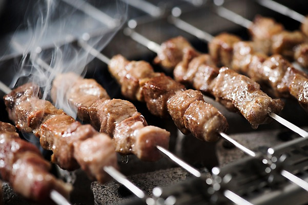 포토 JPG 근접촬영 사람없음 중식 식당 꼬치 연기 구이 안주 기호식품 꼬치구이 숯불구이 양갈비 국내포토 음식 뷰포인트 상점 파일형식