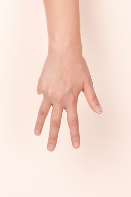 포토 JPG 스튜디오촬영 커뮤니케이션 한손 실내 누끼 손짓 한글 신체부위 복지 자음 소통 의사소통 치읓 지문자 청각장애인 분홍색배경 국내포토 문자 손 분홍색 백그라운드 컨셉 모션 사람 내부 장애인 사회이슈 수화 파일형식