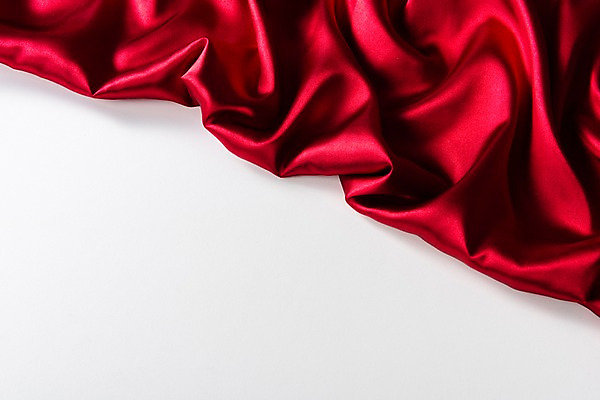 포토 JPG 스튜디오촬영 백그라운드 재료 실내 근접촬영 사람없음 빨간색 주름 실크 오브젝트 흰배경 질감 카피스페이스 국내포토 뷰포인트 컬러 내부 공백 흰색 직물 파일형식