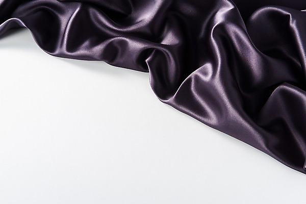 포토 JPG 스튜디오촬영 백그라운드 재료 실내 근접촬영 사람없음 보라색 주름 실크 오브젝트 흰배경 질감 카피스페이스 국내포토 뷰포인트 컬러 내부 공백 흰색 직물 파일형식