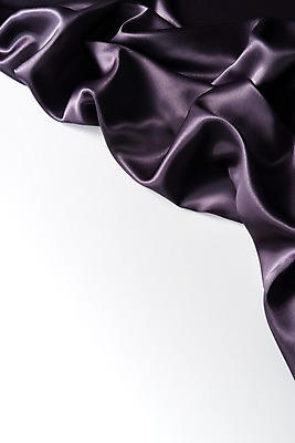 포토 JPG 스튜디오촬영 백그라운드 재료 실내 근접촬영 사람없음 보라색 주름 실크 오브젝트 흰배경 질감 카피스페이스 국내포토 뷰포인트 컬러 내부 공백 흰색 직물 파일형식