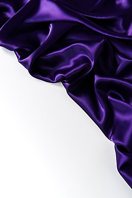 포토 JPG 스튜디오촬영 백그라운드 재료 실내 근접촬영 사람없음 보라색 주름 실크 오브젝트 흰배경 질감 카피스페이스 국내포토 뷰포인트 컬러 내부 공백 흰색 직물 파일형식