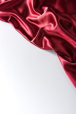 포토 JPG 스튜디오촬영 백그라운드 재료 실내 근접촬영 사람없음 주름 자주색 실크 오브젝트 흰배경 질감 카피스페이스 국내포토 뷰포인트 컬러 내부 공백 흰색 직물 파일형식