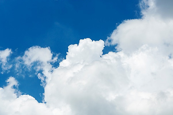 포토 JPG 주간 구름 자연 하늘 풍경 사람없음 야외 여름 파란색 맑음 여름풍경 뭉게구름 국내포토 자연요소 계절 컬러 날씨 생태계 파일형식 구름_자연 여름_계절