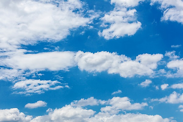 포토 JPG 주간 구름 자연 하늘 풍경 사람없음 야외 여름 파란색 맑음 여름풍경 뭉게구름 국내포토 자연요소 계절 컬러 날씨 생태계 파일형식 구름_자연 여름_계절