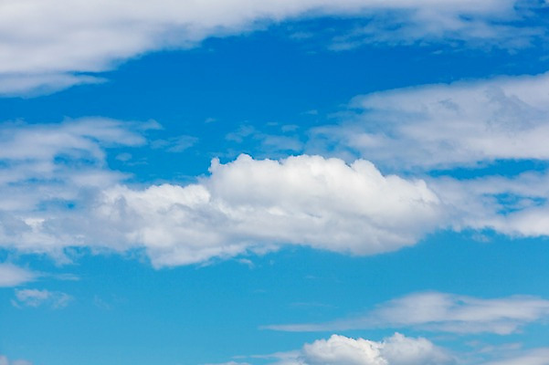 포토 JPG 주간 구름 자연 하늘 풍경 사람없음 야외 여름 파란색 맑음 여름풍경 뭉게구름 국내포토 자연요소 계절 컬러 날씨 생태계 파일형식 구름_자연 여름_계절