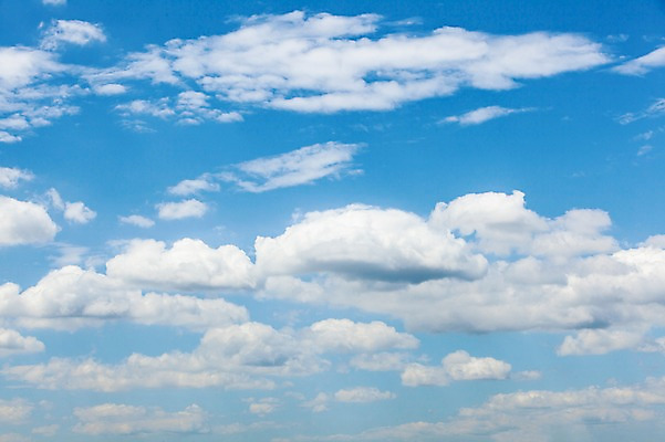 포토 JPG 주간 구름 자연 하늘 풍경 사람없음 야외 여름 파란색 맑음 여름풍경 뭉게구름 국내포토 자연요소 계절 컬러 날씨 생태계 파일형식 구름_자연 여름_계절