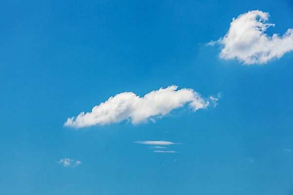 포토 JPG 주간 구름 자연 하늘 풍경 사람없음 야외 여름 파란색 맑음 여름풍경 뭉게구름 국내포토 자연요소 계절 컬러 날씨 생태계 파일형식 구름_자연 여름_계절