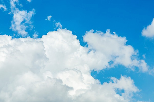 포토 JPG 주간 구름 자연 하늘 풍경 사람없음 야외 여름 파란색 맑음 여름풍경 뭉게구름 국내포토 자연요소 계절 컬러 날씨 생태계 파일형식 구름_자연 여름_계절