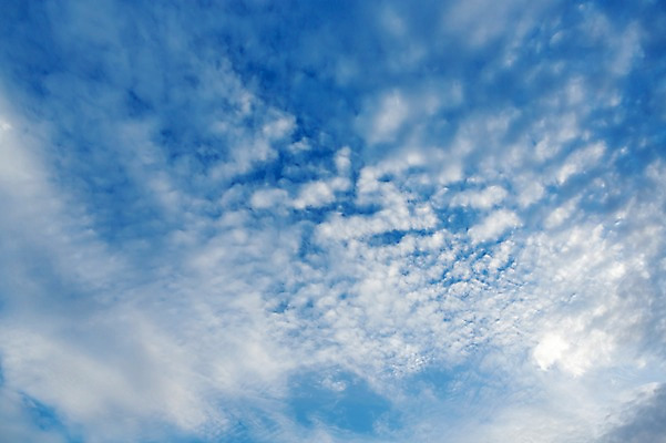 포토 JPG 주간 구름 자연 하늘 풍경 사람없음 야외 여름 파란색 맑음 여름풍경 국내포토 자연요소 계절 컬러 날씨 생태계 파일형식 여름_계절