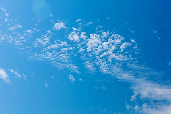 포토 JPG 주간 구름 자연 하늘 풍경 사람없음 야외 여름 파란색 맑음 여름풍경 국내포토 자연요소 계절 컬러 날씨 생태계 파일형식 여름_계절