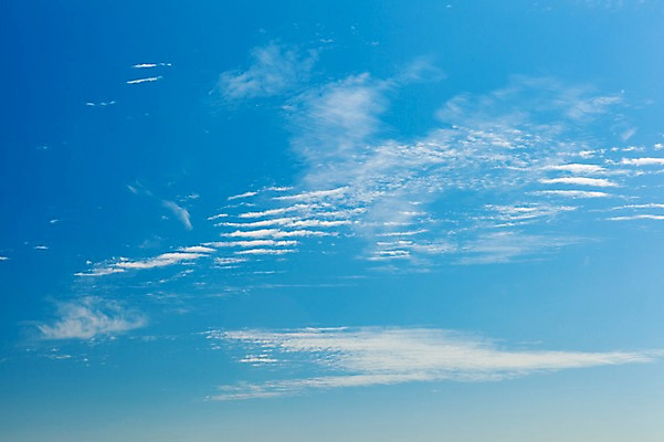 포토 JPG 주간 구름 자연 하늘 풍경 사람없음 야외 여름 파란색 맑음 여름풍경 국내포토 자연요소 계절 컬러 날씨 생태계 파일형식 여름_계절