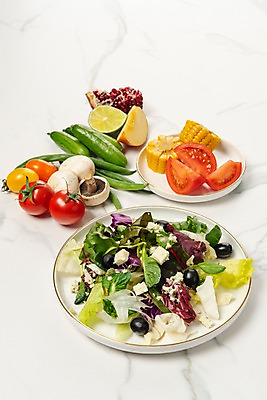 포토 JPG 스튜디오촬영 그릇 접시 음식 다이어트 토마토 채소 과일 식재료 치즈 실내 건강 옥수수 사람없음 식사 버섯 샐러드 양상추 사과 유기농 올리브 양송이 라임 석류 애호박 채식주의자 베지푸드 비건 비건음식 국내포토 식기 웰빙 열매 호박 유제품 곡류 내부 채식 파일형식