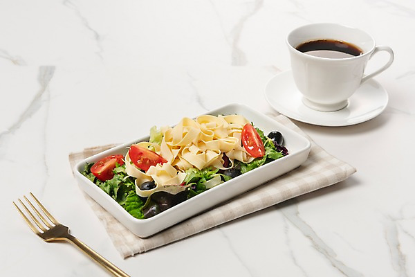 포토 JPG 스튜디오촬영 그릇 커피 음식 포크 다이어트 채소 식재료 방울토마토 실내 건강 사람없음 식사 샐러드 식탁보 면 커피잔 유기농 올리브 두부 채식주의자 베지푸드 비건 비건음식 국내포토 식기 웰빙 열매 음료 토마토 잔 내부 채식 파일형식