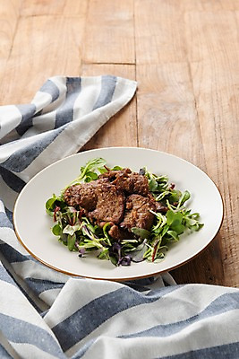 포토 JPG 스튜디오촬영 그릇 접시 음식 다이어트 채소 식재료 콩 실내 건강 사람없음 식사 샐러드 식탁보 유기농 채식주의자 베지푸드 콩고기 비건 나무배경 비건음식 국내포토 식기 웰빙 백그라운드 곡류 내부 채식 파일형식