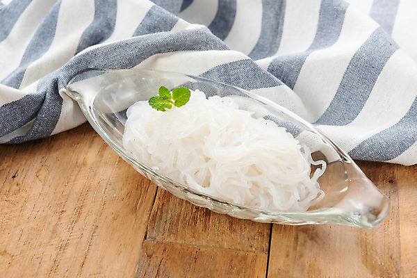 포토 JPG 스튜디오촬영 다이어트 식재료 실내 건강 사람없음 식탁보 면 유기농 곤약 채식주의자 베지푸드 비건 나무배경 곤약면 비건음식 국내포토 웰빙 음식 백그라운드 내부 채식 파일형식