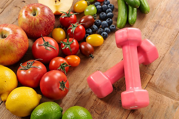 포토 JPG 스튜디오촬영 다이어트 토마토 채소 과일 식재료 방울토마토 실내 건강 사람없음 하이앵글 아령 사과 유기농 블루베리 라임 채식주의자 베지푸드 비건 나무배경 비건음식 국내포토 웰빙 음식 뷰포인트 백그라운드 내부 채식 파일형식