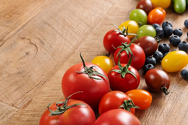 포토 JPG 스튜디오촬영 토마토 채소 과일 식재료 방울토마토 오이 실내 건강 근접촬영 사람없음 유기농 블루베리 채식주의자 베지푸드 비건 나무배경 비건음식 국내포토 웰빙 음식 뷰포인트 백그라운드 내부 채식 파일형식