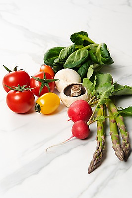 포토 JPG 스튜디오촬영 다이어트 채소 과일 식재료 방울토마토 실내 건강 사람없음 버섯 유기농 아스파라거스 청경채 다채 채식주의자 적환무 베지푸드 비건 비건음식 국내포토 웰빙 음식 토마토 내부 무 채식 파일형식