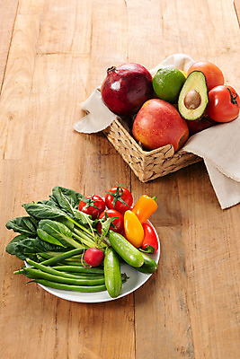 포토 JPG 스튜디오촬영 다이어트 토마토 채소 과일 식재료 방울토마토 오이 파프리카 실내 건강 사람없음 하이앵글 바구니 사과 천 유기농 청경채 라임 석류 애호박 아보카도 채식주의자 적환무 베지푸드 비건 나무배경 비건음식 국내포토 웰빙 음식 뷰포인트 백그라운드 호박 내부 직물 무 채식 파일형식