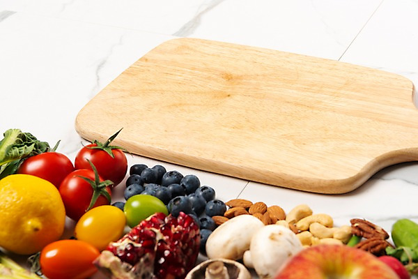 포토 JPG 스튜디오촬영 다이어트 채소 과일 식재료 방울토마토 실내 건강 사람없음 버섯 견과류 레몬 유기농 블루베리 나무도마 다채 채식주의자 베지푸드 비건 비건음식 국내포토 웰빙 음식 토마토 도마 내부 목재 채식 파일형식