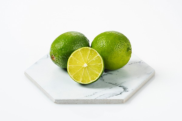 포토 JPG 스튜디오촬영 그릇 다이어트 식재료 실내 누끼 사람없음 연두색 신선 세개 오브젝트 흰배경 유기농 채식 슬라이스 라임 건강식 국내포토 식기 웰빙 음식 백그라운드 과일 건강 3 내부 초록색 흰색 파일형식