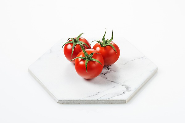 포토 JPG 스튜디오촬영 그릇 다이어트 식재료 방울토마토 실내 누끼 사람없음 빨간색 신선 세개 오브젝트 흰배경 유기농 채식 건강식 국내포토 식기 웰빙 음식 컬러 백그라운드 토마토 건강 3 내부 흰색 파일형식