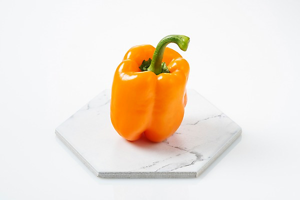 포토 JPG 스튜디오촬영 그릇 다이어트 식재료 파프리카 실내 누끼 사람없음 한개 주황색 신선 오브젝트 흰배경 유기농 채식 건강식 국내포토 1 식기 웰빙 음식 컬러 백그라운드 채소 건강 내부 흰색 파일형식