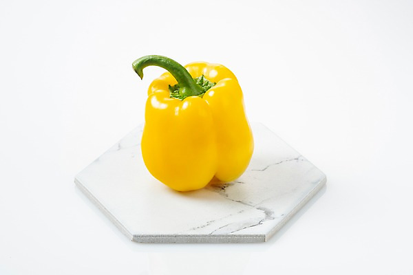 포토 JPG 스튜디오촬영 그릇 다이어트 식재료 파프리카 실내 누끼 사람없음 한개 노란색 신선 오브젝트 흰배경 유기농 채식 건강식 국내포토 1 식기 웰빙 음식 컬러 백그라운드 채소 건강 내부 흰색 파일형식