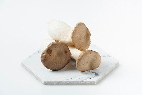 포토 JPG 스튜디오촬영 그릇 다이어트 채소 식재료 실내 누끼 사람없음 버섯 흰색 신선 세개 오브젝트 흰배경 유기농 채식 건강식 새송이버섯 국내포토 식기 웰빙 음식 컬러 백그라운드 건강 3 내부 파일형식