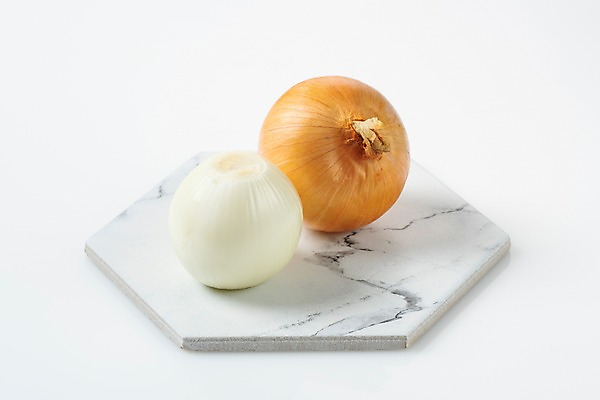 포토 JPG 스튜디오촬영 그릇 다이어트 식재료 양파 실내 누끼 사람없음 두개 흰색 신선 오브젝트 흰배경 유기농 채식 건강식 살구색 국내포토 식기 웰빙 음식 컬러 백그라운드 2 채소 건강 내부 파일형식