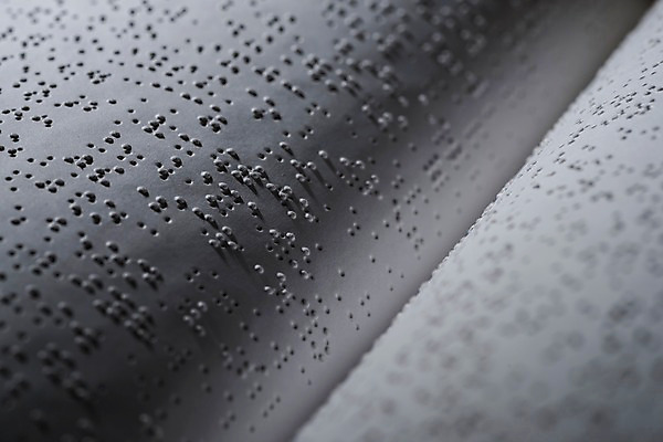 포토 JPG 스튜디오촬영 문자 커뮤니케이션 실내 근접촬영 사람없음 점 복지 시각장애인 의사소통 점자 점자책 국내포토 뷰포인트 내부 책 장애인 사회이슈 파일형식