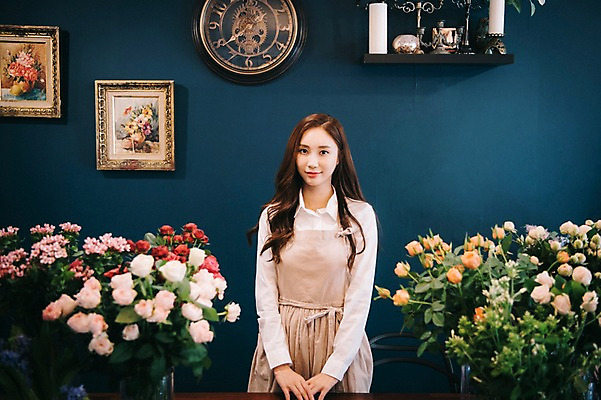 포토 JPG 응시 여자 꽃 행복 여유 실내 관리 한명 서기 미소 사람 상반신 20대 성인 취미 앞모습 한국인 꽃집 즐거움 성인여자한명만 국내포토 식물 1 시선 감정 뷰포인트 모션 표정 동양인 청년 내부 상점 여자한명만 성인여자만 파일형식