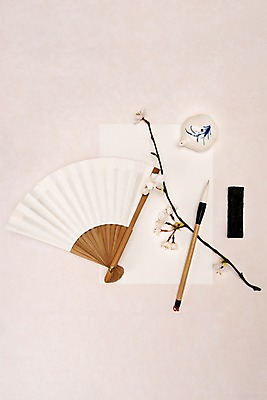 포토 JPG 스튜디오촬영 명절 서예 실내 누끼 사람없음 하이앵글 벚꽃 먹 한지 오브젝트 전통부채 벼루 서예용품 한지배경 문방사우 서예붓 연분홍색 플랫레이 국내포토 한국전통 전통 기념일 꽃 종이 뷰포인트 분홍색 백그라운드 문구용품 내부 붓 부채 플랫 파일형식