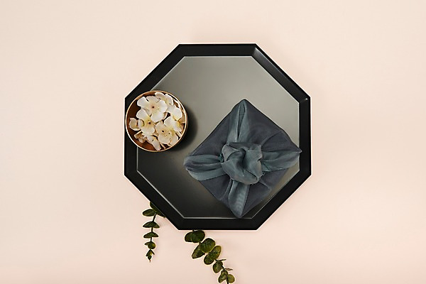 포토 JPG 스튜디오촬영 전통 명절 포장 전통소품 쟁반 실내 선물 누끼 사람없음 상자 하이앵글 벚꽃 보자기 오브젝트 놋그릇 유칼립투스 베이지색배경 플랫레이 국내포토 식물 그릇 기념일 꽃 뷰포인트 백그라운드 내부 플랫 베이지색 파일형식 천_직물