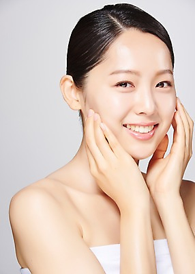 포토 JPG 스튜디오촬영 응시 여자 얼굴 모션 회색배경 실내 한명 미소 사람 손짓 근접촬영 상반신 20대 성인 옆모습 신체부위 뷰티 한국인 의료성형뷰티 성인여자한명만 국내포토 1 시선 뷰포인트 백그라운드 표정 동양인 청년 내부 회색 여자한명만 성인여자만 파일형식