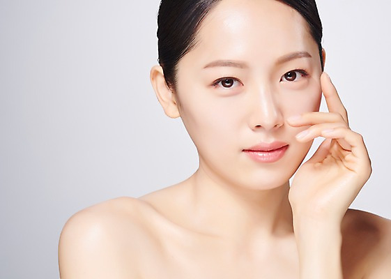 포토 JPG 스튜디오촬영 응시 여자 얼굴 모션 회색배경 실내 한명 미소 사람 손짓 근접촬영 상반신 20대 성인 앞모습 신체부위 뷰티 한국인 의료성형뷰티 성인여자한명만 국내포토 1 시선 뷰포인트 백그라운드 표정 동양인 청년 내부 회색 여자한명만 성인여자만 파일형식 컬러 인종 여자만 성인만