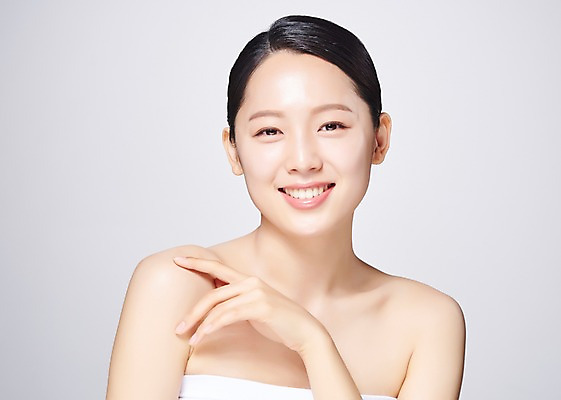 포토 JPG 스튜디오촬영 응시 여자 얼굴 모션 회색배경 실내 한명 미소 사람 손짓 근접촬영 상반신 20대 성인 앞모습 신체부위 뷰티 한국인 의료성형뷰티 성인여자한명만 국내포토 1 시선 뷰포인트 백그라운드 표정 동양인 청년 내부 회색 여자한명만 성인여자만 파일형식