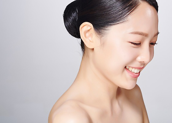 포토 JPG 스튜디오촬영 응시 여자 얼굴 모션 회색배경 실내 한명 미소 사람 근접촬영 상반신 20대 성인 옆모습 신체부위 뷰티 한국인 의료성형뷰티 성인여자한명만 국내포토 1 시선 뷰포인트 백그라운드 표정 동양인 청년 내부 회색 여자한명만 성인여자만 파일형식